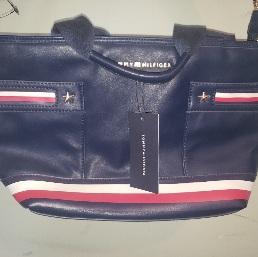 Classic Tommy Hilfiger Purse